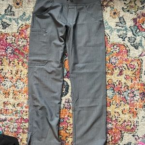 Bought on Poshmark recently and their too short. Almost perfect condition.